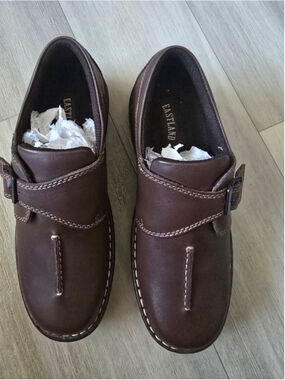 Women's Eastland Syracuse Brown Leather Slip on shoes size 9